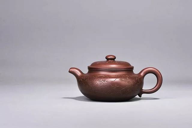 【精品赏析】顾景舟-仿古壶 (范曾画)