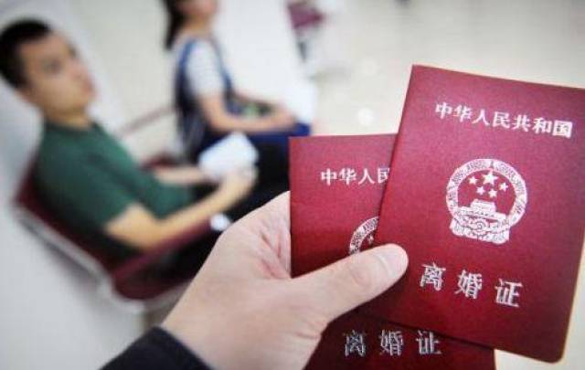 如果夫妻一方结婚证丢失如何办离婚手续?