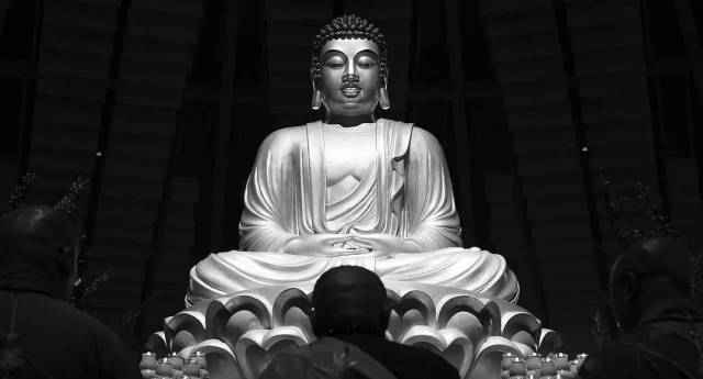 简单的说,这是一部很"佛系"的电影.