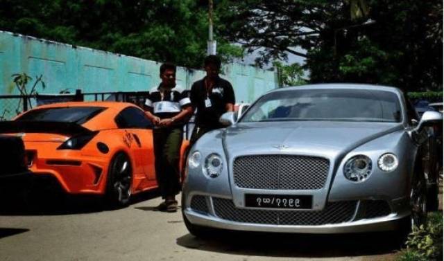 这些缅甸人都是经济条件相对富裕的, 座驾也很气派,都是豪车.