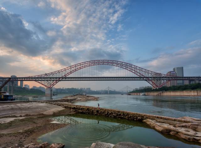 重庆人最骄傲的一座大桥由民众投票决定在世界上也极为罕见