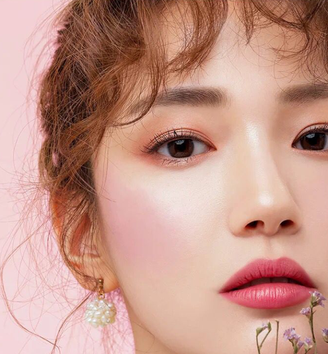 一字眉out了,今年流行"野生眉"好看又百搭,减龄满满少女感