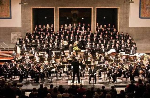 德累斯顿管弦乐团