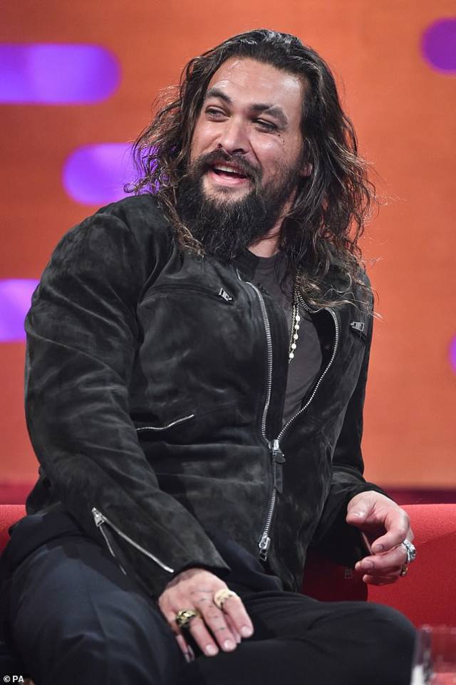 39岁杰森·莫玛通过《海王》成了人生赢家,与51岁的妻子恩爱多年