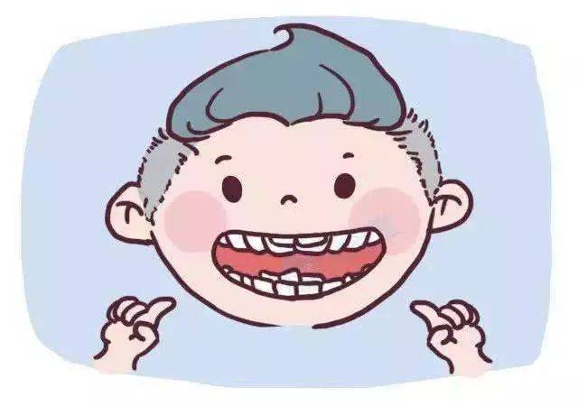 女孩嘴里长出"双排牙",竟和家人这个习惯有关