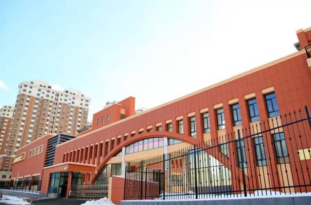高新区第三小学已具备使用条件,可提供900个学位!