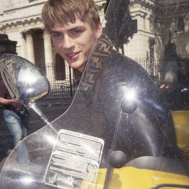 嫁给fendi的99年英国男孩——ben sherrell