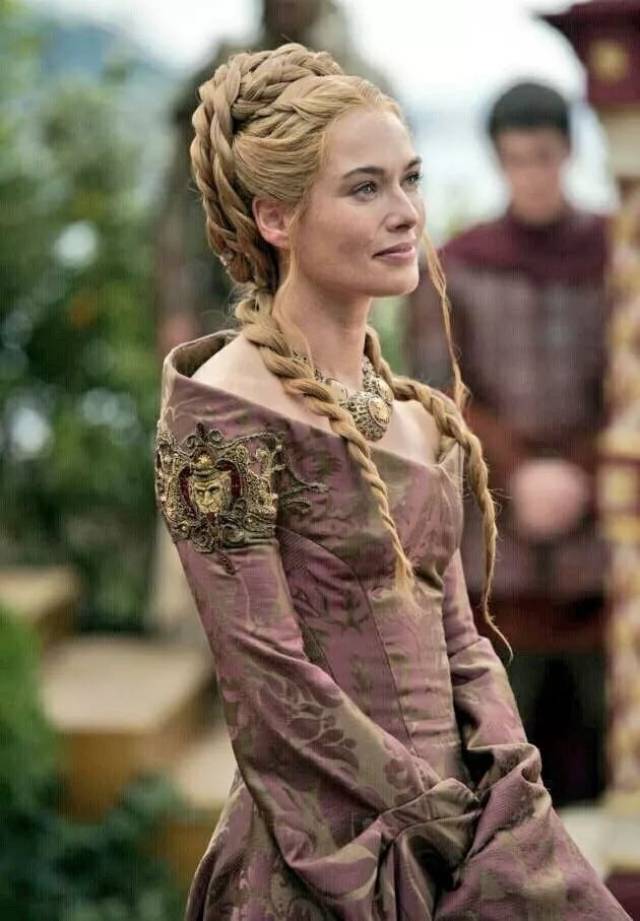 瑟曦·兰尼斯特饰演者琳娜·海蒂说," 每个人都看哭了".