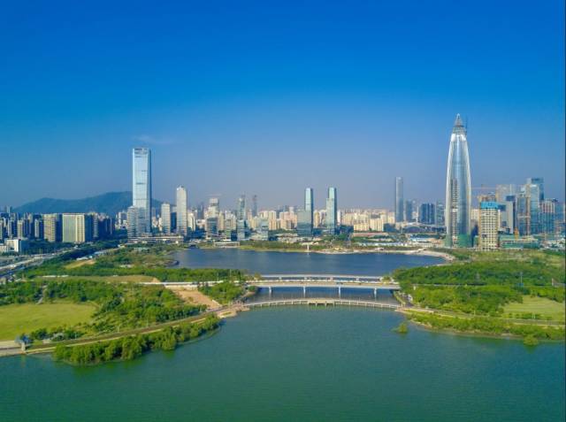 2004年底,深圳宝安,龙岗两区实现农村城市化 27万村民全部转为城市