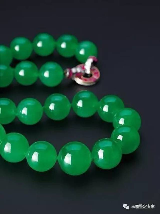 一条价值2.1亿的清代翡翠项链_搜狐网