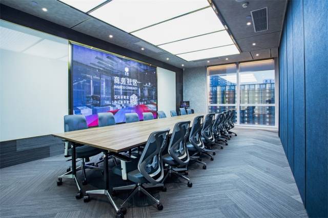 支出成本远远>使用价值左巢商务社区灵动组合的会议室,兼具商务谈判