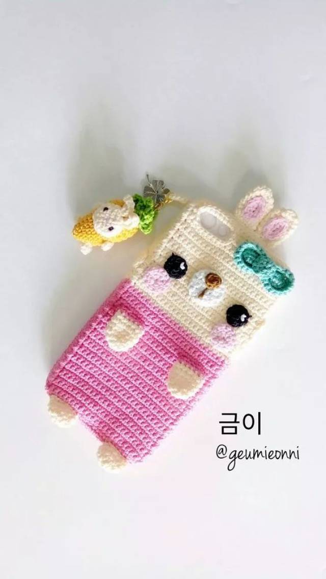 没想到,她居然用零线钩了这样的手机壳!朋友圈都转疯了!