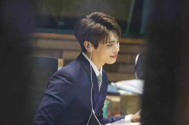 钟铉离世一周年,你也在想他吗?