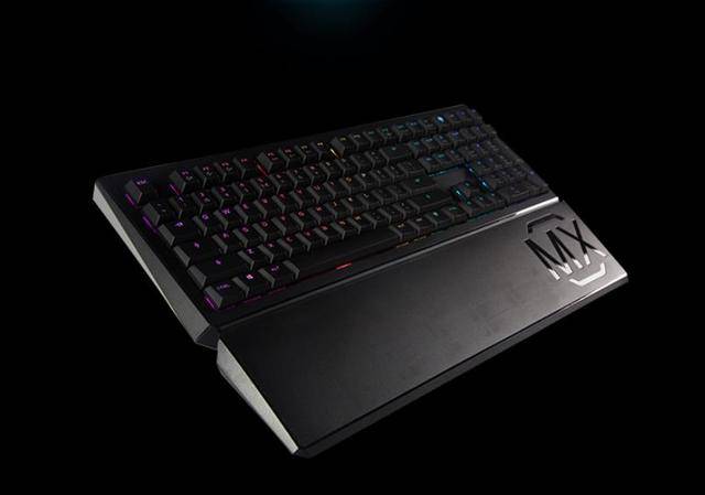 有两种机械键盘,一种叫樱桃轴,一种叫做樱桃键盘