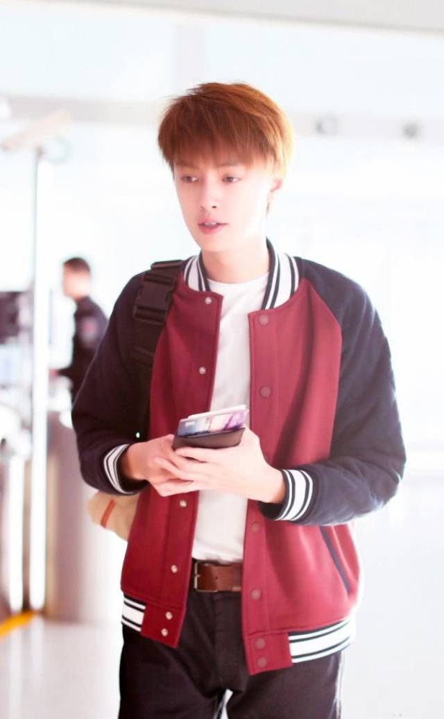 西裤别搭配皮鞋了,学官鸿搭山竹靴才帅气,还