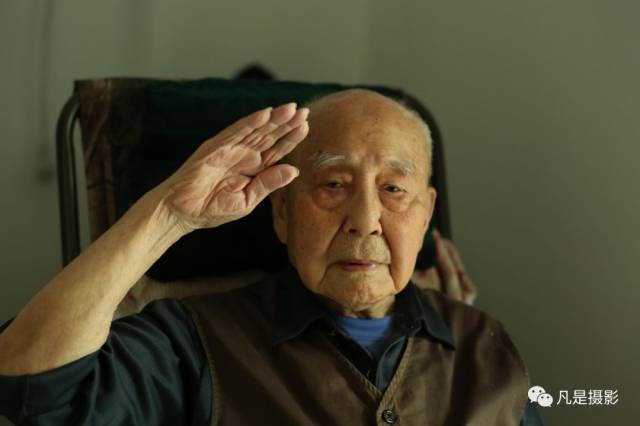 张明仁,97岁 ,住在云南昆明,曾任国民党第五军第二〇〇师戴安澜的部下