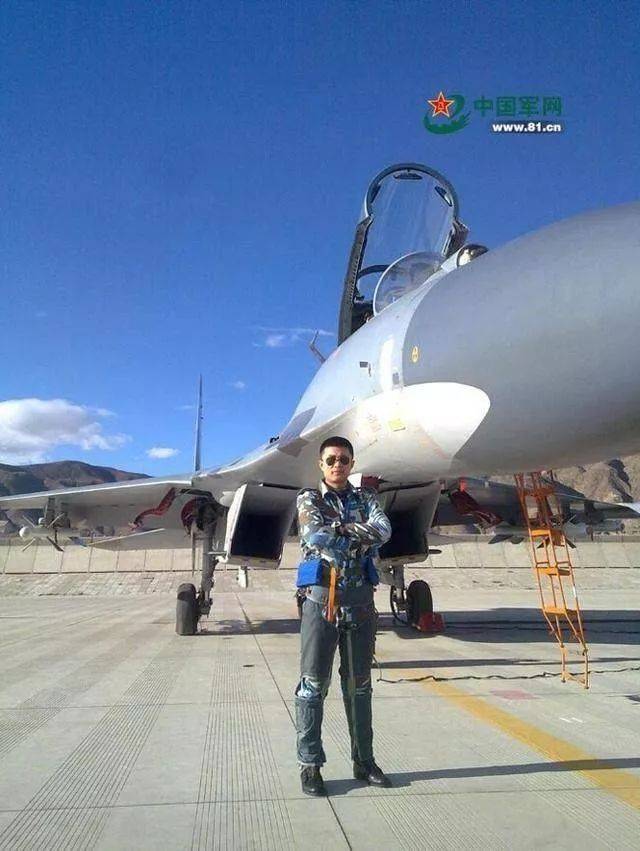 三获空军"金头盔",36岁当旅长,今天他成为最年轻的"改革先锋"