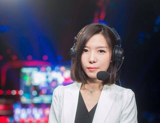 lol笑笑:虽然给了慧慧300w,但自己其实不亏!