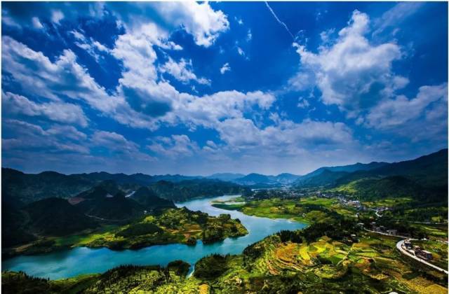 美翻了,我的酉水河