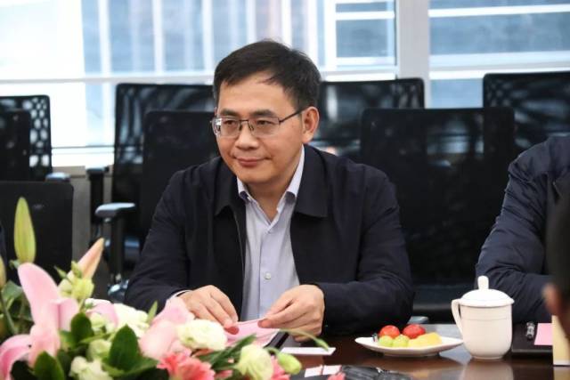 黄德安代表星河控股集团对唐忠一行的到来表示欢迎,表达了对双方战略