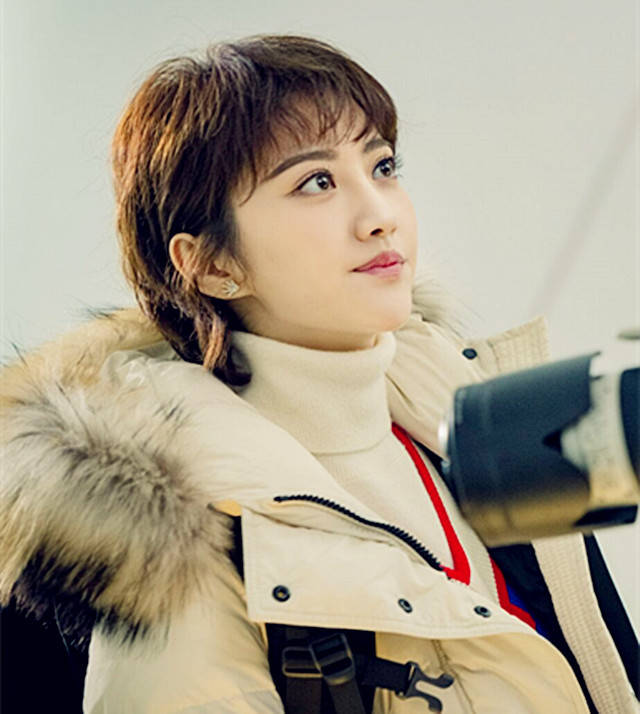 《火王》丫鬟"醒秋"扮演者,在现代戏中超美,颜值不输女主景甜