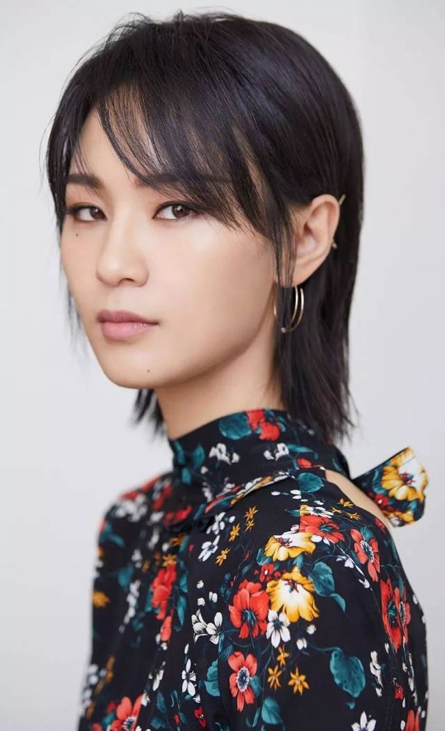 特别推荐:周笔畅竟然变成了这样,教你打造摩登感
