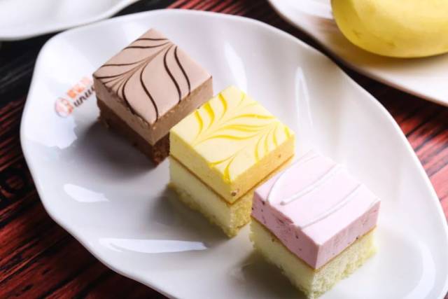 松软慕斯蛋糕,吃起来清新不甜