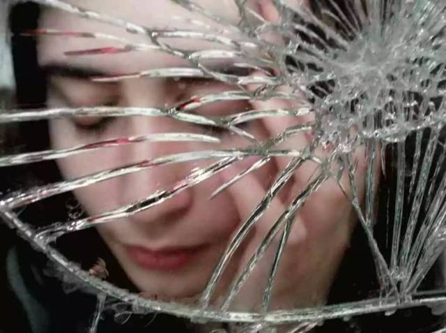 破碎的镜子会带来厄运吗? 真实还是迷信