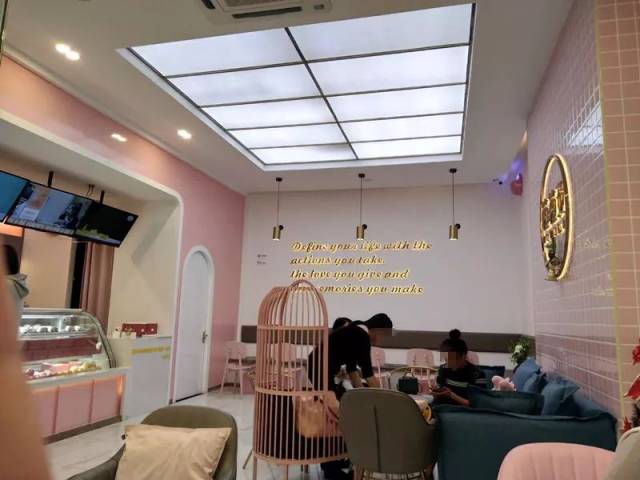 【小胖探店】薇薇安:直男地狱,少女天堂!