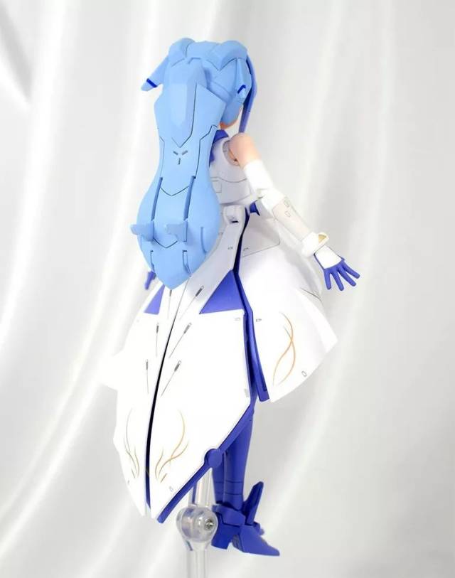 创形者机娘莎拉的新品制作