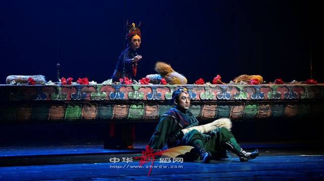 北舞年末巨献 | 倾情演绎巴蜀名家阿来《尘埃落