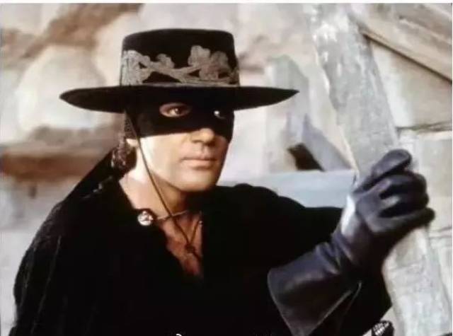 整个垮掉,好有喜感~ 问大家一个问题, 为什么蒙面大侠在西方是蒙眼睛?