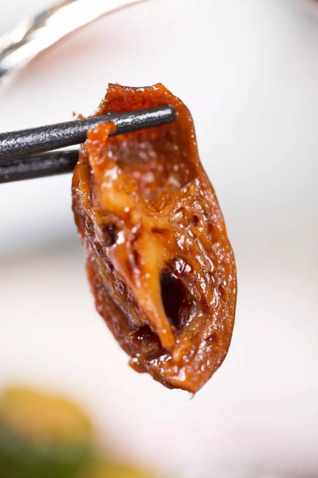 细腻入味的鹅脑,入口即化