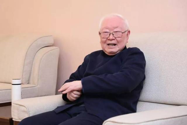 大胆走路,小心迈步 ——常江教授"当代对联理论奖"获奖感言