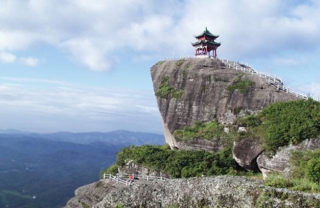 地址:河源市龍川縣田心鎮東江村霍山旅遊風景區 越王山景區