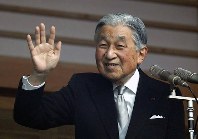 日本天皇举行退位前最后记者会:勿忘和平繁荣后的牺牲和努力