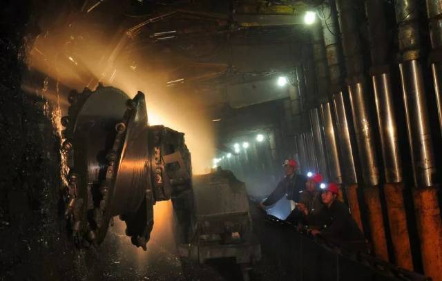 2017年底,丰城矿务局改制为江西丰矿集团有限公司,迎来了丰矿集团脱困