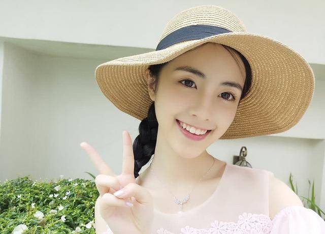 杨幂第一天官宣离婚,胡歌第二天领结婚证?这究