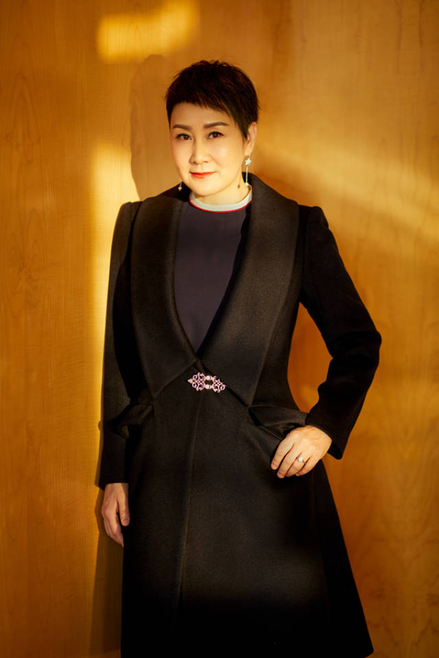 张凯丽斩获"年度榜样演员"奖 网友:实至名归!