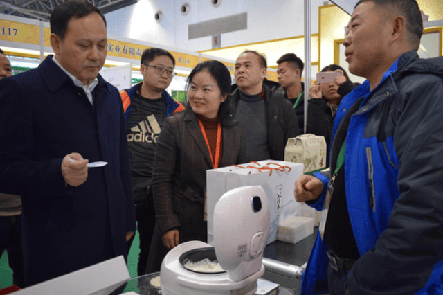 大会开幕式结束后,株洲市人民政府副市长顾峰,株洲市农业委员会主任