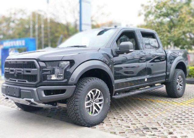 18款福特f150猛禽版中规皮卡车进口最霸气的车型外观彰显欧美肌肉男