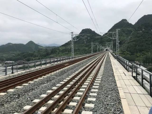 最快1小时40分贵阳"飙拢"铜仁!我省第二条城际铁路明天开通运营!