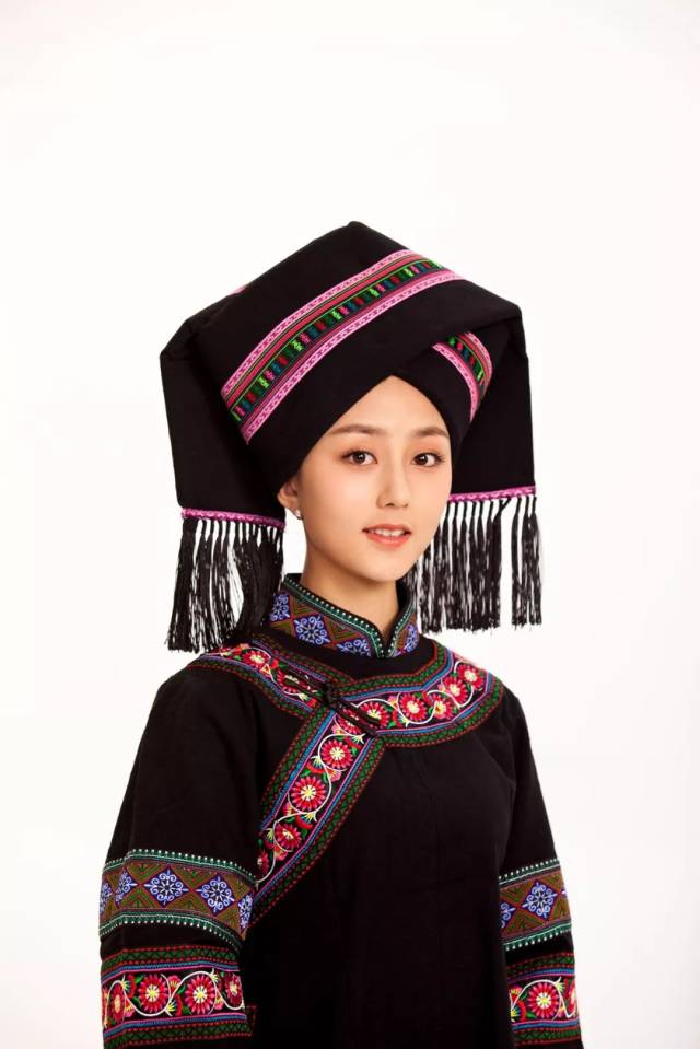 艺乐专访 | 仁青娜姆:山有杜鹃