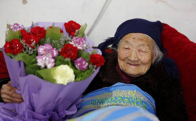 出生于清朝光绪二十七年,期颐老人重孙子都有了孙子女和外孙子女