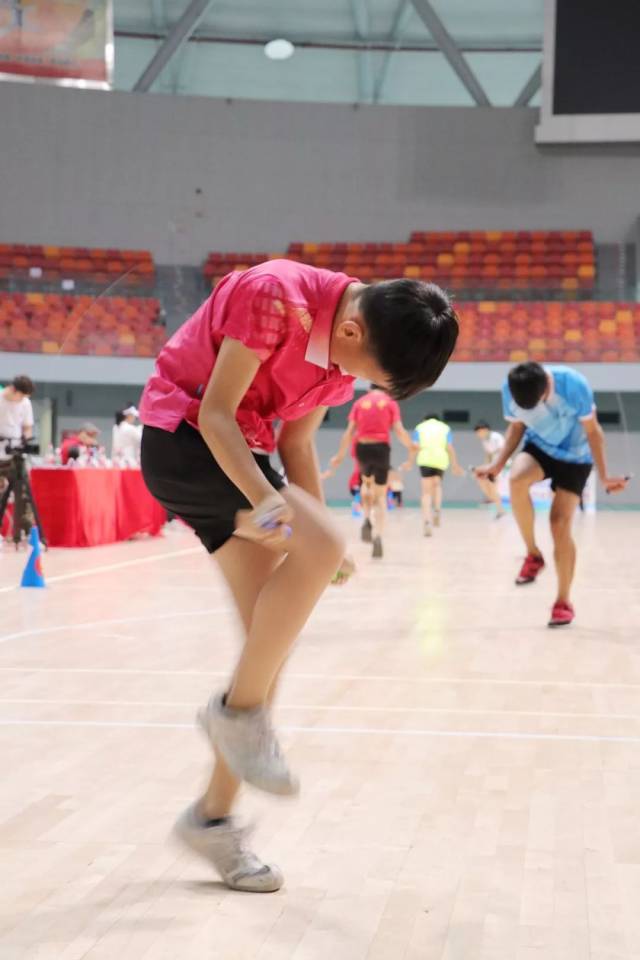 七星小学,东荟花园小学,花东中学,希贤小学等传统跳绳强队闪耀全场