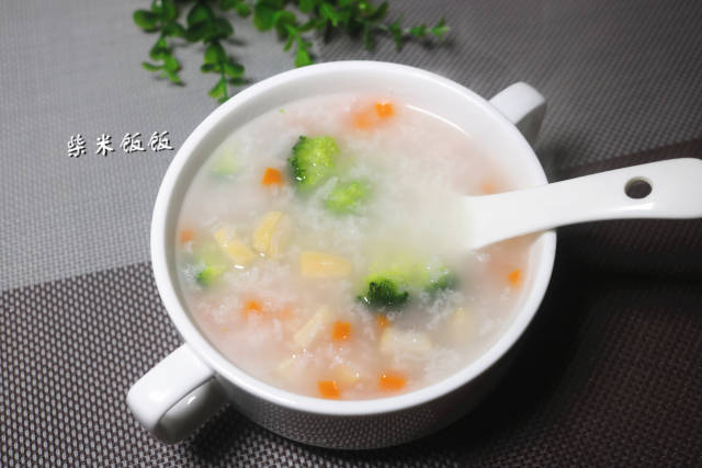 【西兰花鲜贝粥】