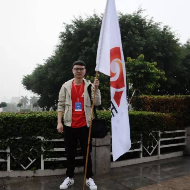 奥飞大旗我来扛 人不倒旗不倒