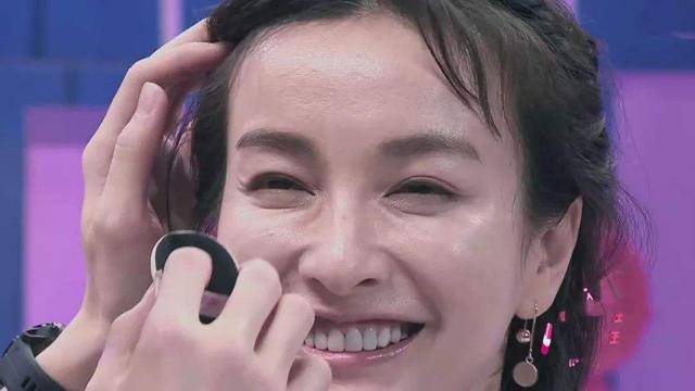 女人过了40,脸上皱纹满满,不想被老公嫌弃就得赶紧保养