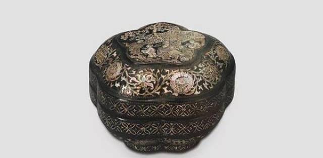 可推测宋代就出现了用螺钿纹饰装饰的漆器