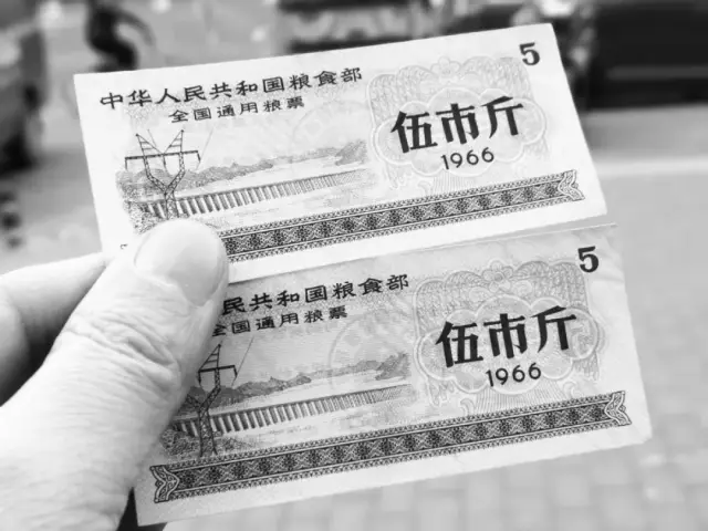 从衣食住行看改革开放40年给人们生活带来的变迁